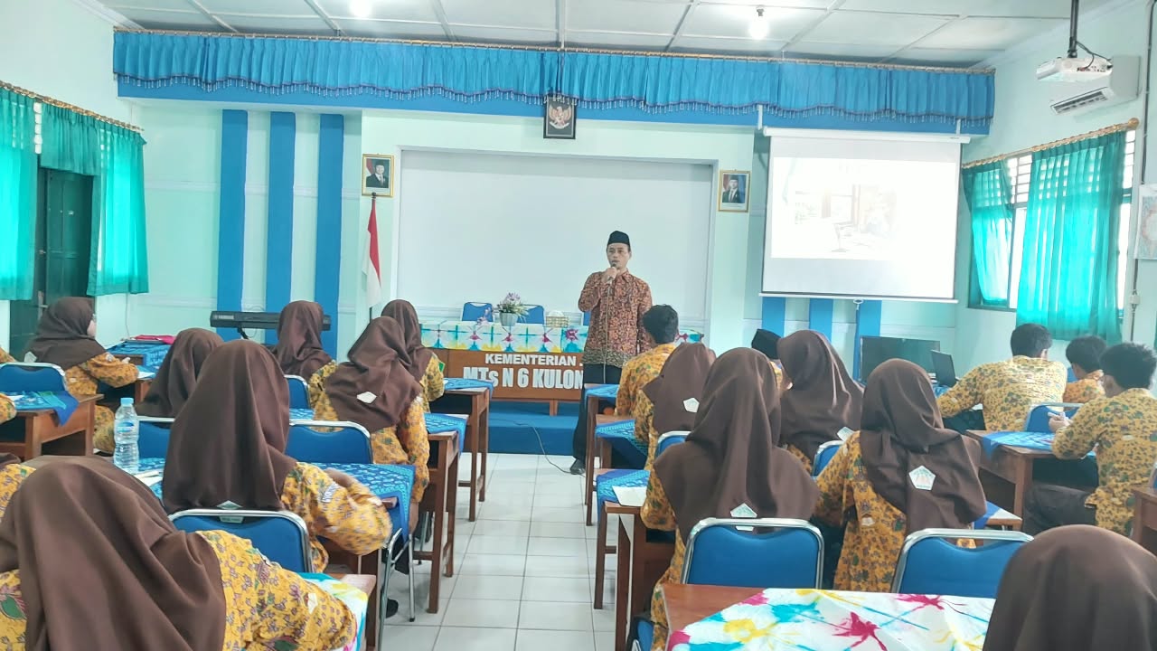 Pelatihan Resensi Buku Warnai Semarak Bulan Bahasa di MTsN 6 Kulon Progo